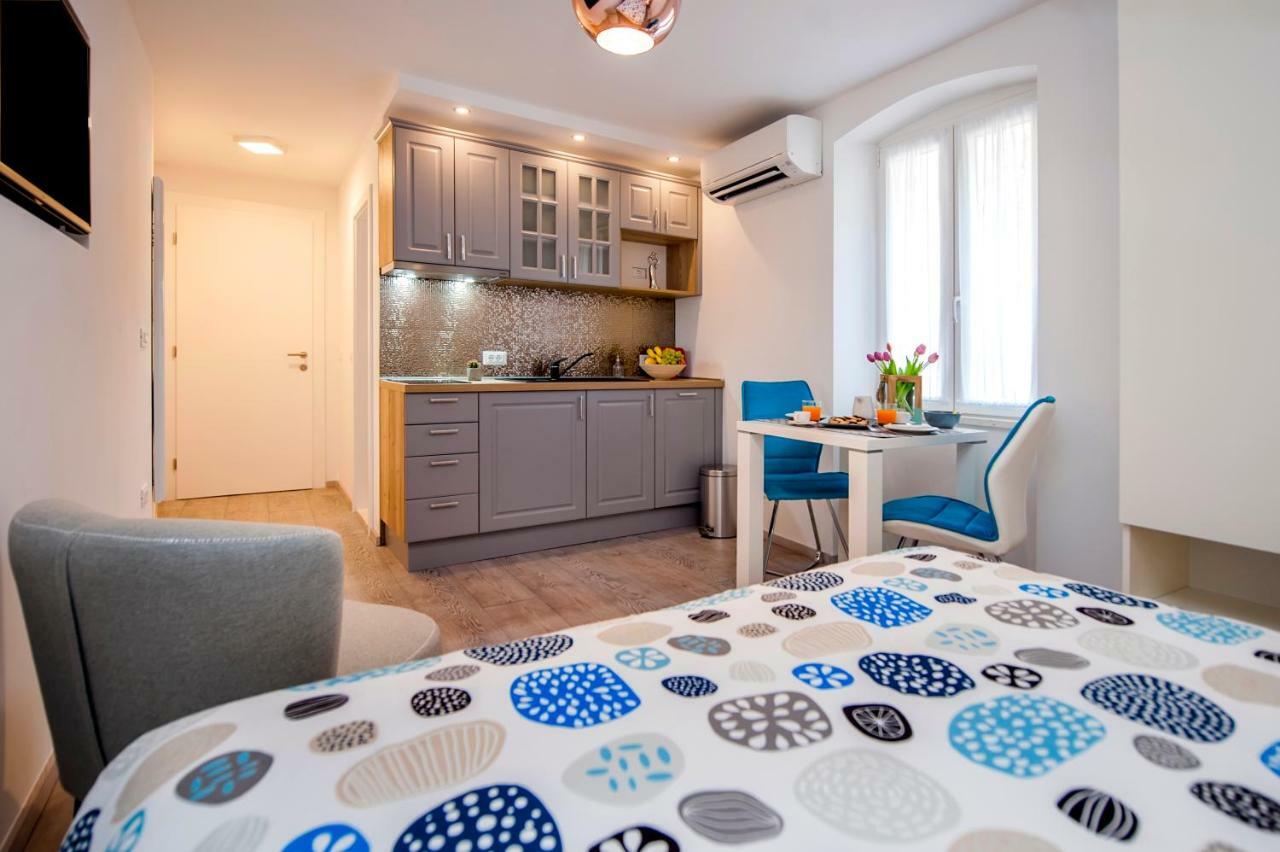 Studio Apartment Kris Rovinj Exteriör bild