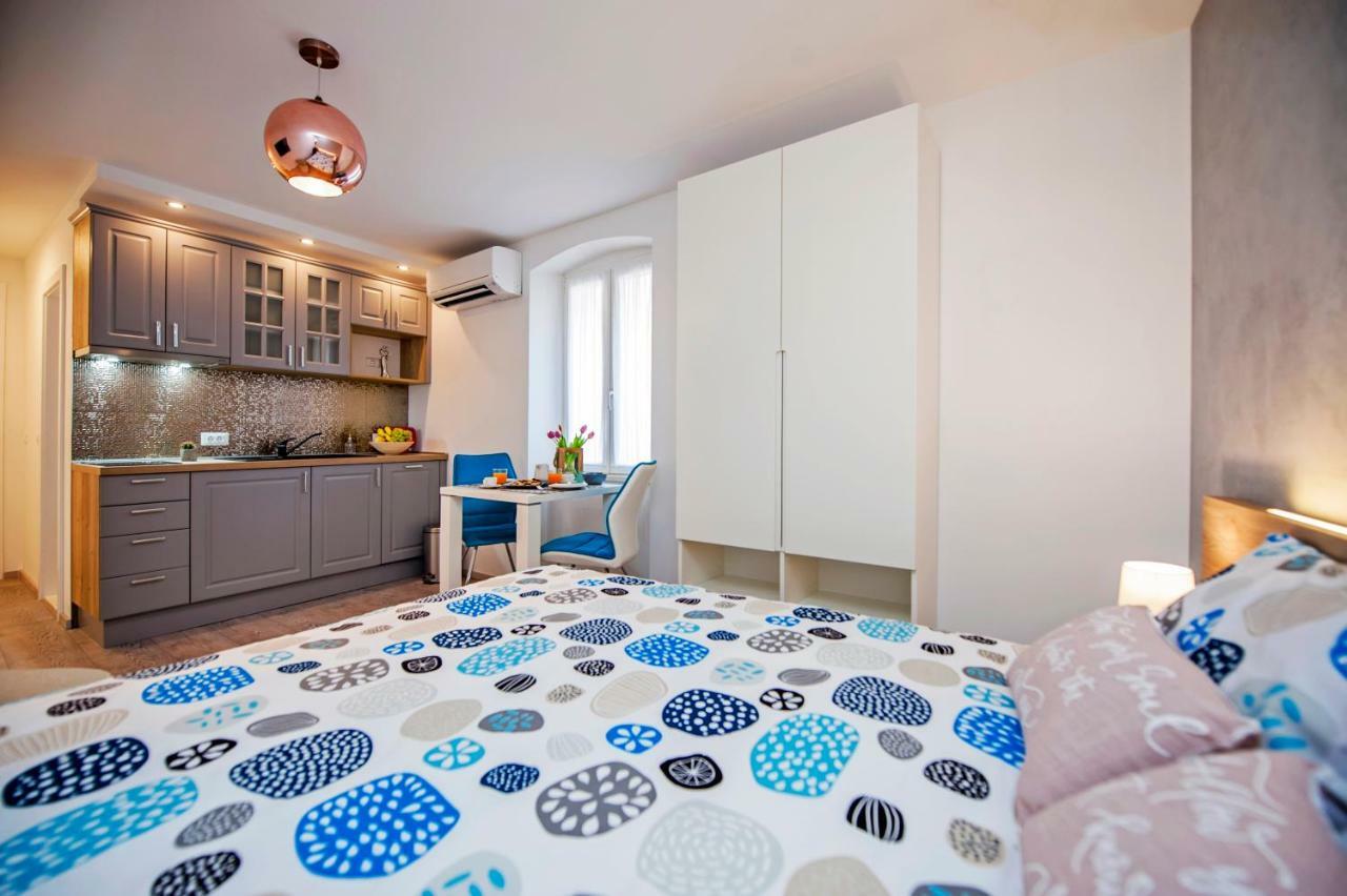 Studio Apartment Kris Rovinj Exteriör bild